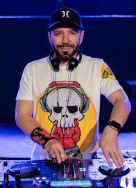 Dj Hakan Küfündür ile 90'lar Türkçe Pop Partisi